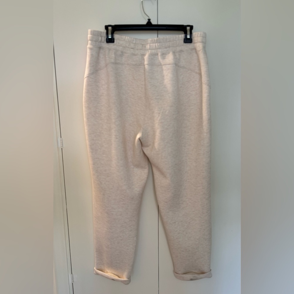SPANX® AirEssentials
XL Tapered Pant - oatmeal heather - Picture 7 of 8